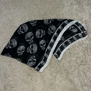 BP. Skull Scarf